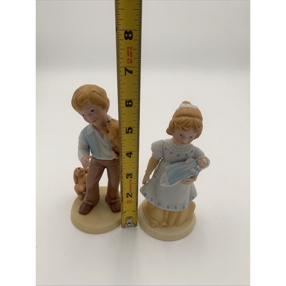 Best Friends & A Mother’s Love, Avon Porcelain Figurines - 1982 - Picture 6 of 7